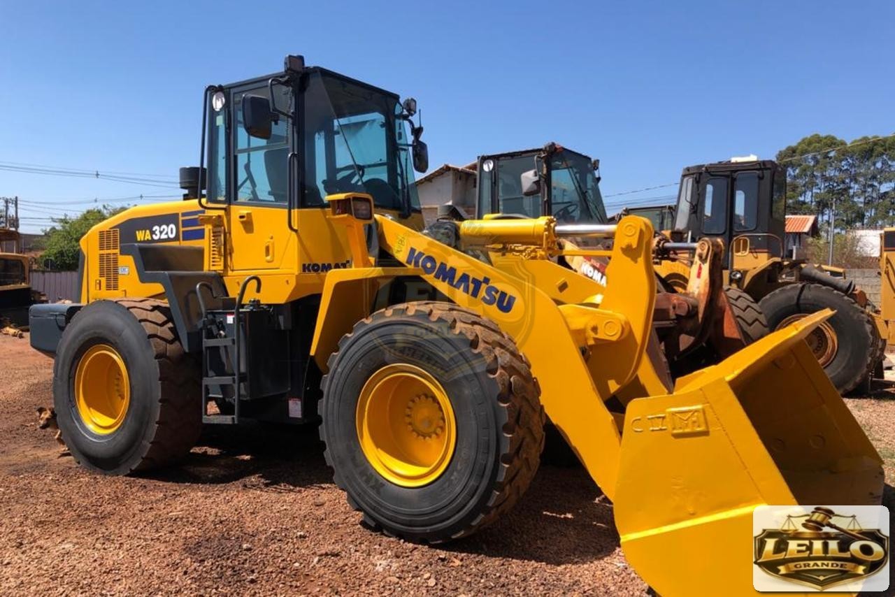 KOMATSU WA320 2012