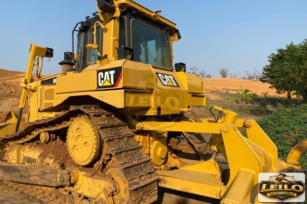 CATERPILLAR D6T XL 2011