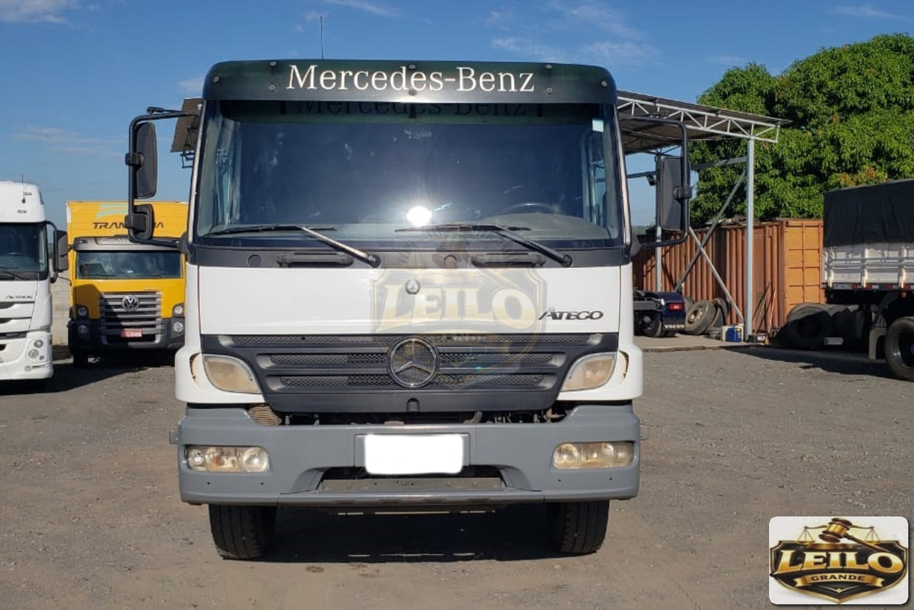 MERCEDES BENZ MB2425 2012